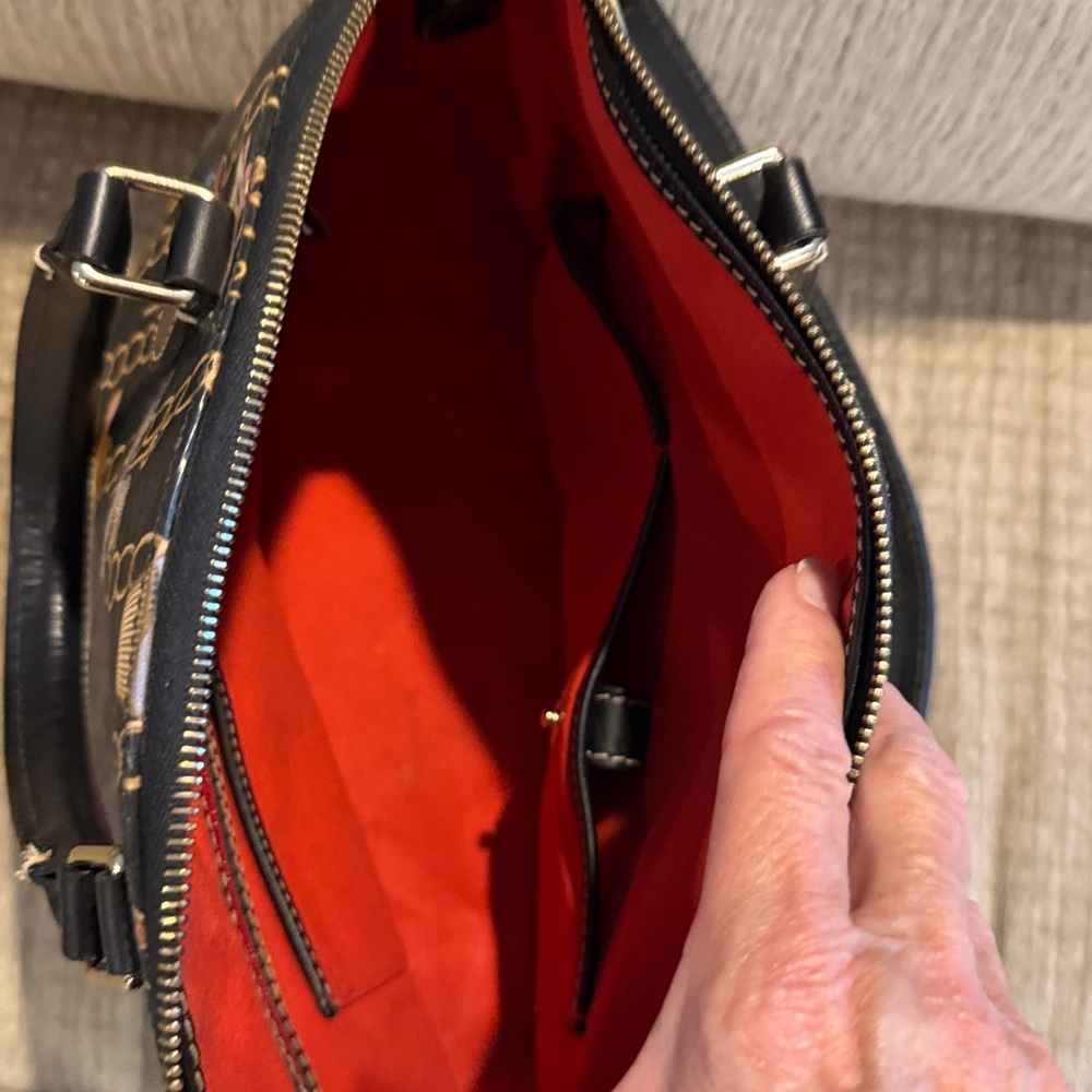 Dooney & Bourke Disney 11 x 13 character satchel with detachable strap black - Picture 8 of 12